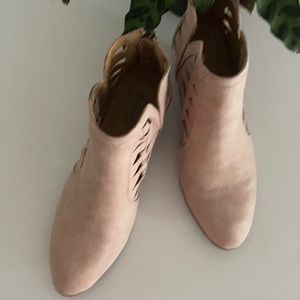 Qupid light pink boots